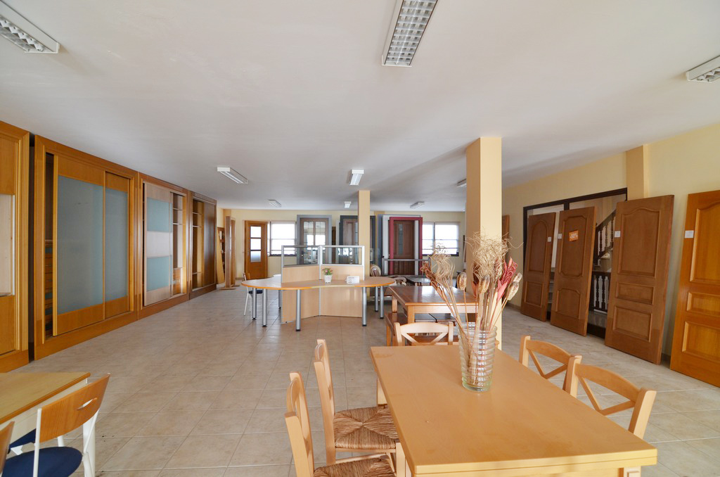 A la venta local comercial a las afueras de S/C de La Palma