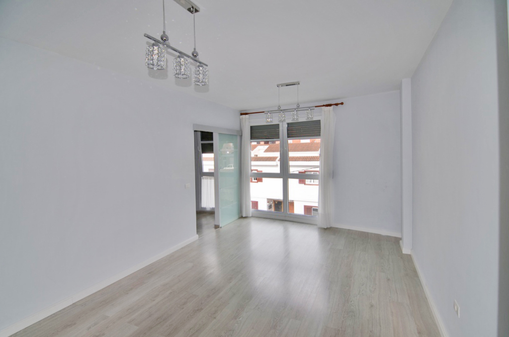Se vende amplio y luminoso piso en San José, Breña Baja, ideal para familias o como inversión